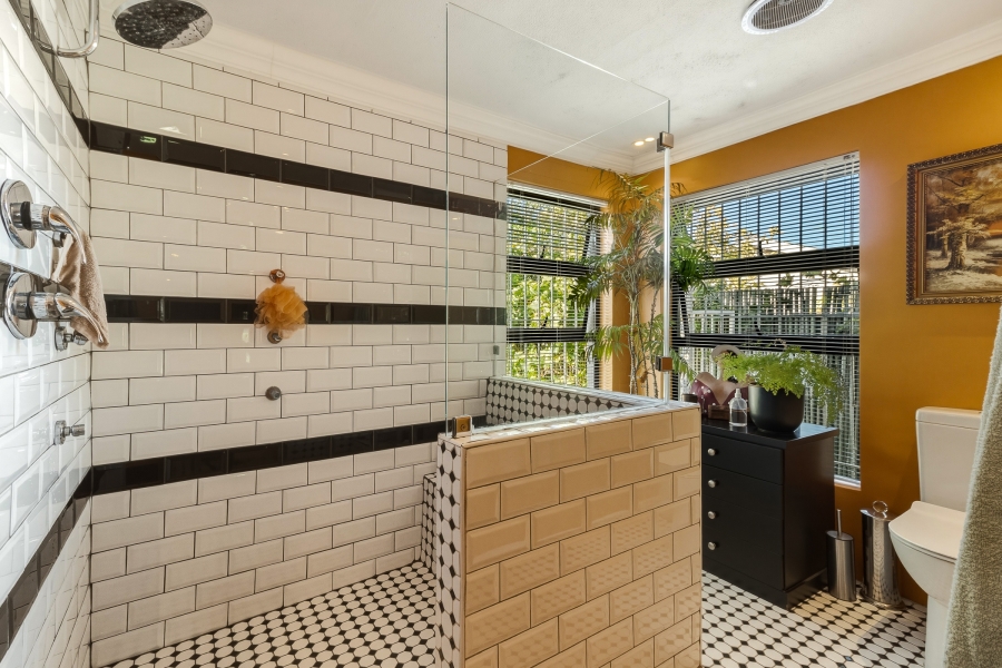 4 Bedroom Property for Sale in Strand South Western Cape